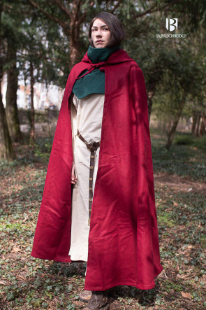 A woman is wearing the red hooded cloak Hibernus. It nearly touches the ground. The wool felt fabric makes it very sturdy.